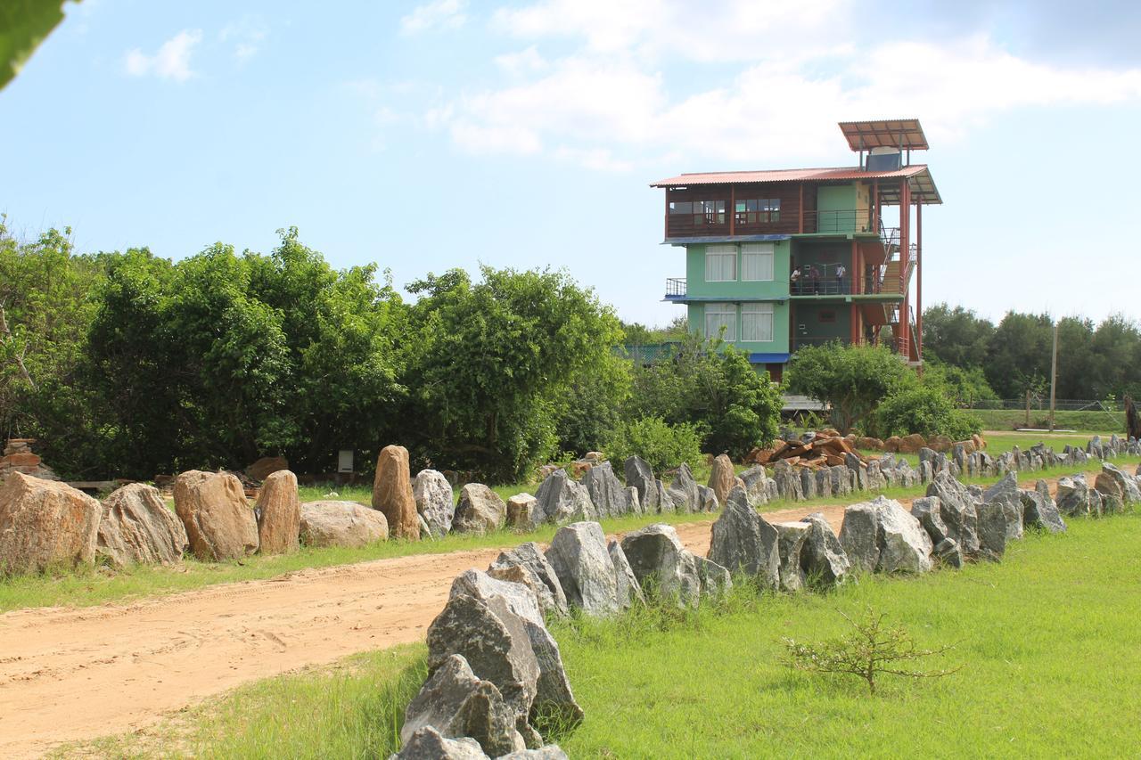 Yala Bay Resort Tissamaharama Exterior photo